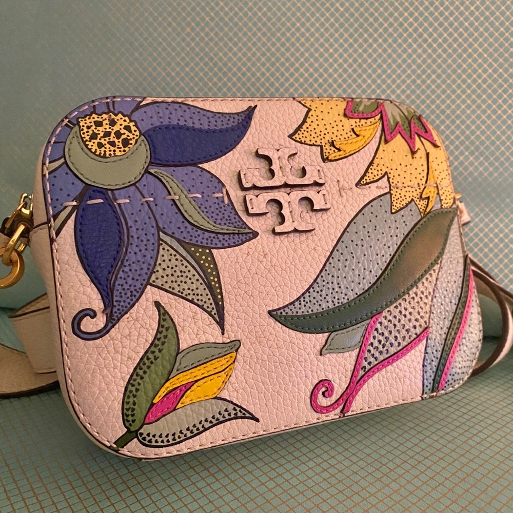 TORY BURCH Mcgraw Pieced-leather Floral Camera Bag